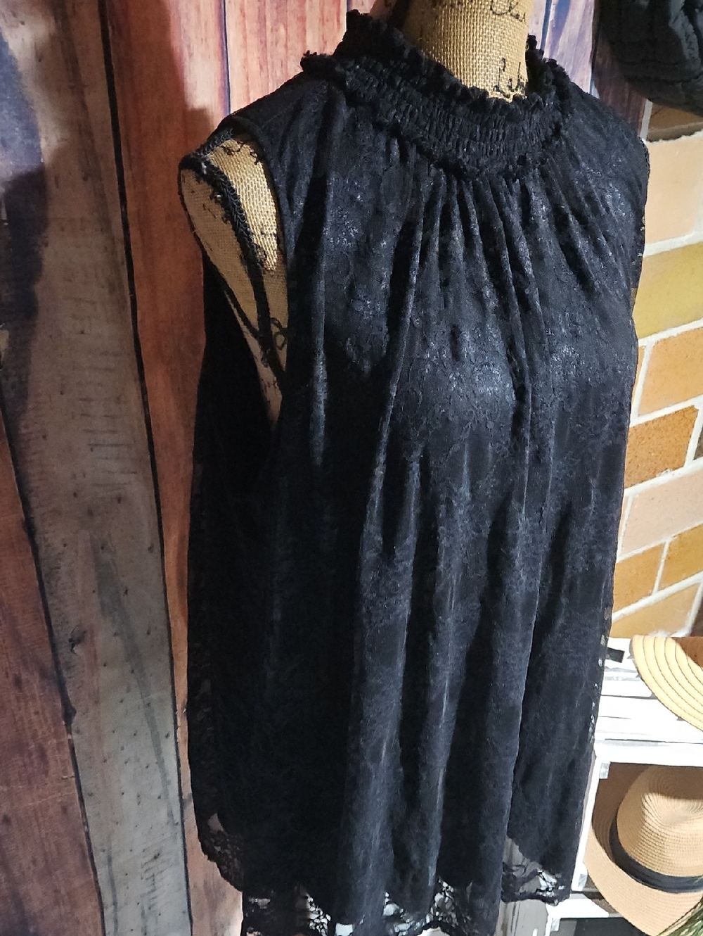 TORRID HI NECK BLACK LACE SLEEVELESS TOP SIZE 3 - Picture 3 of 5